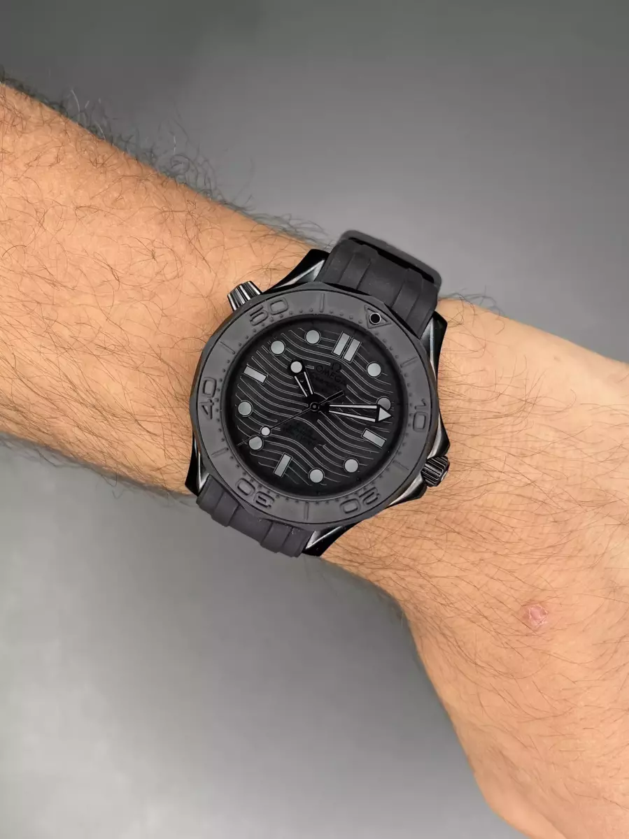 ساعت مچی امگا سیمستر اتوماتیک تمام مشکی بند رابر Omega Seamaster