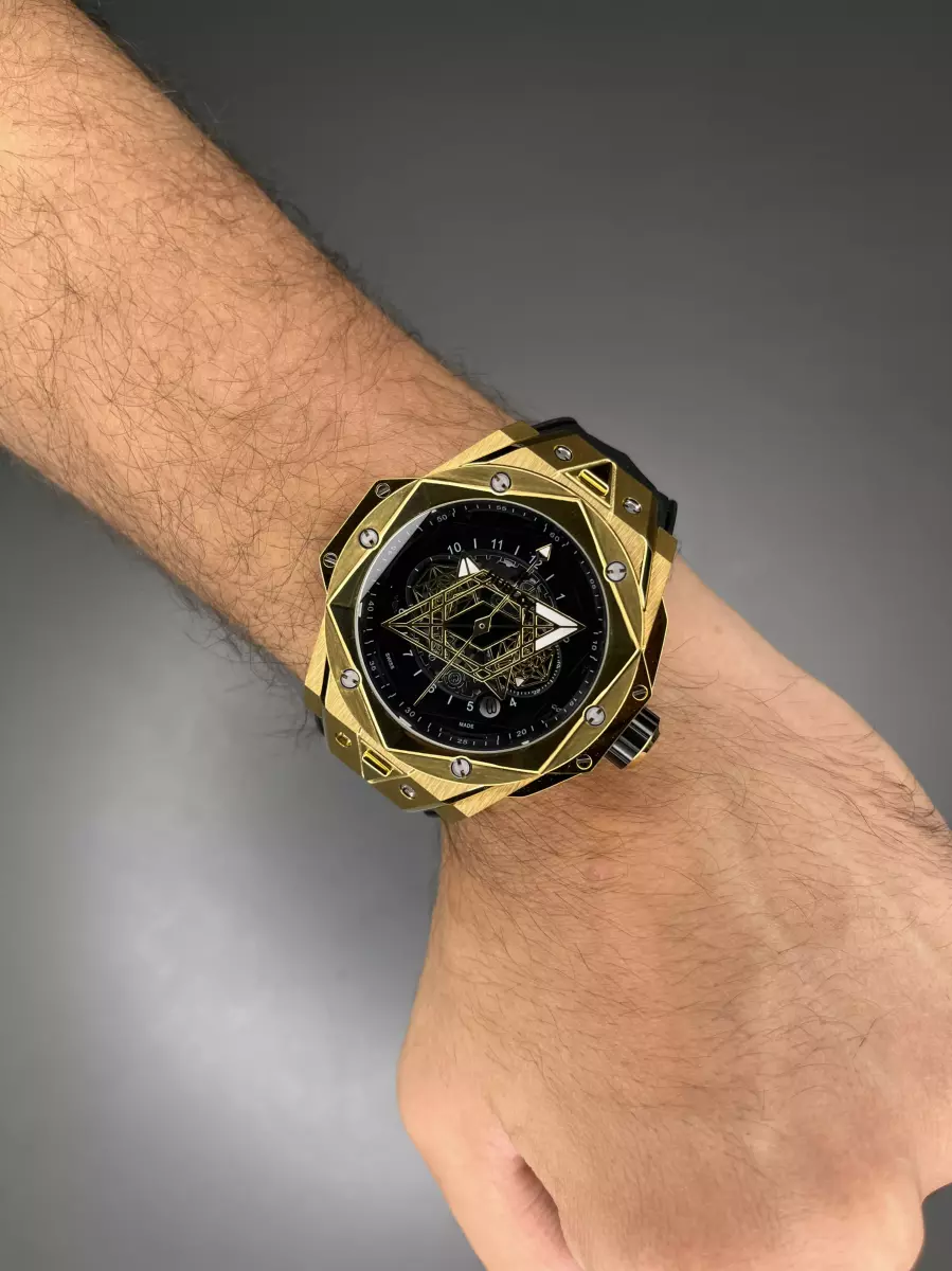 ساعت مچی اوبلو صفحه کهکشانی بند مشکی قاب طلایی Hublot Big Bang Unico Sang Bleu ii King Gold