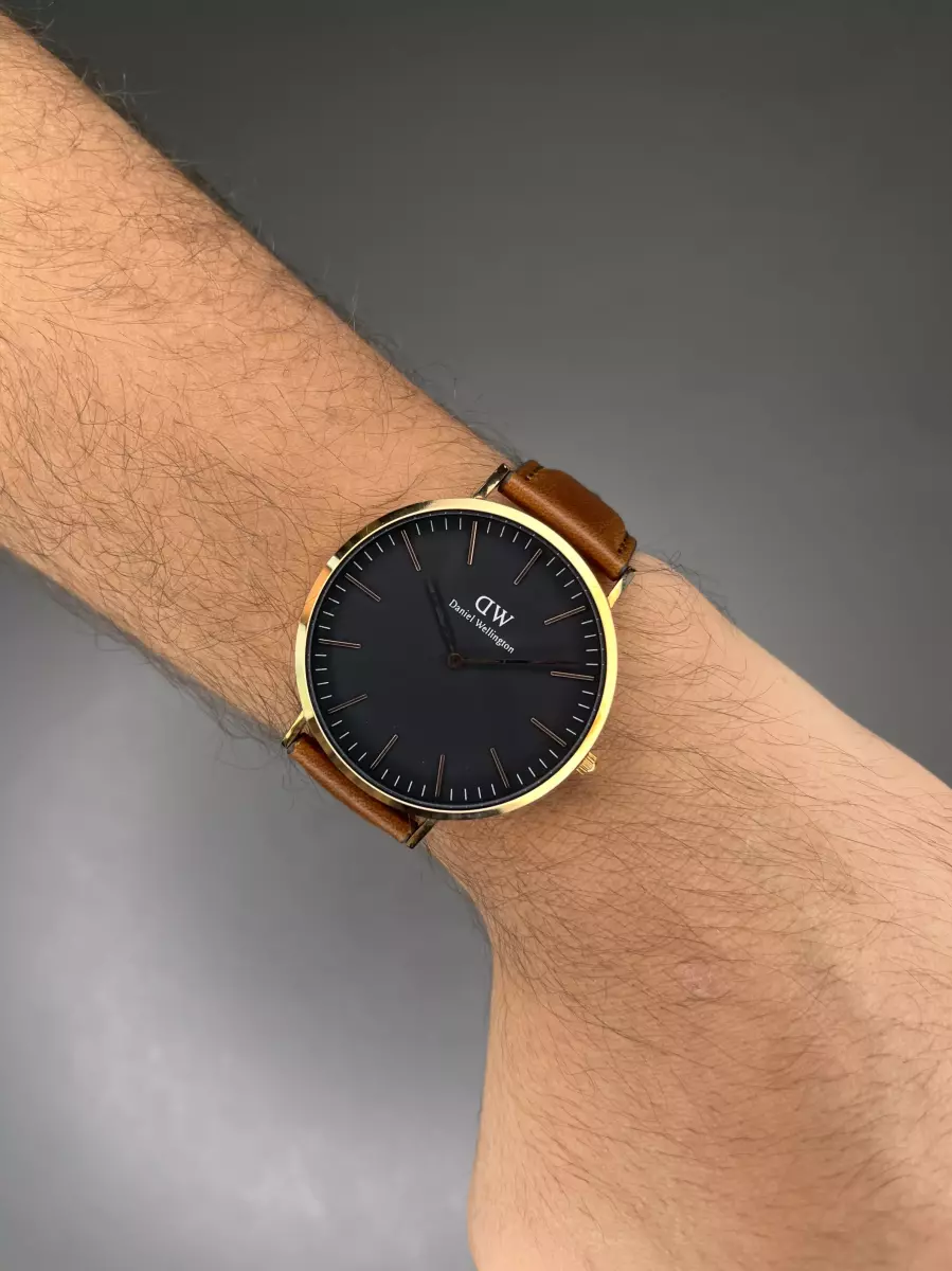 ساعت مچی دنیل ویلینگتون بند چرمی قهوه ای صفحه مشکی Daniel Wellington