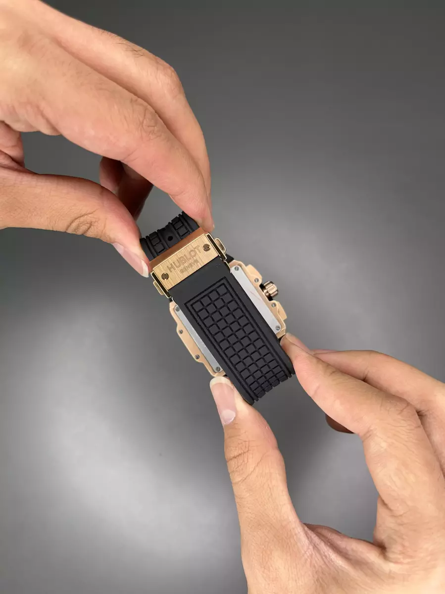 ساعت مچی اوبلو بند صفحه مربعی بند مشکی Hublot Square Bang Unico