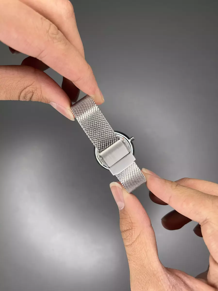 ساعت مچی برینگ بند حصیری بند سیلور صفحه مشکی Bering