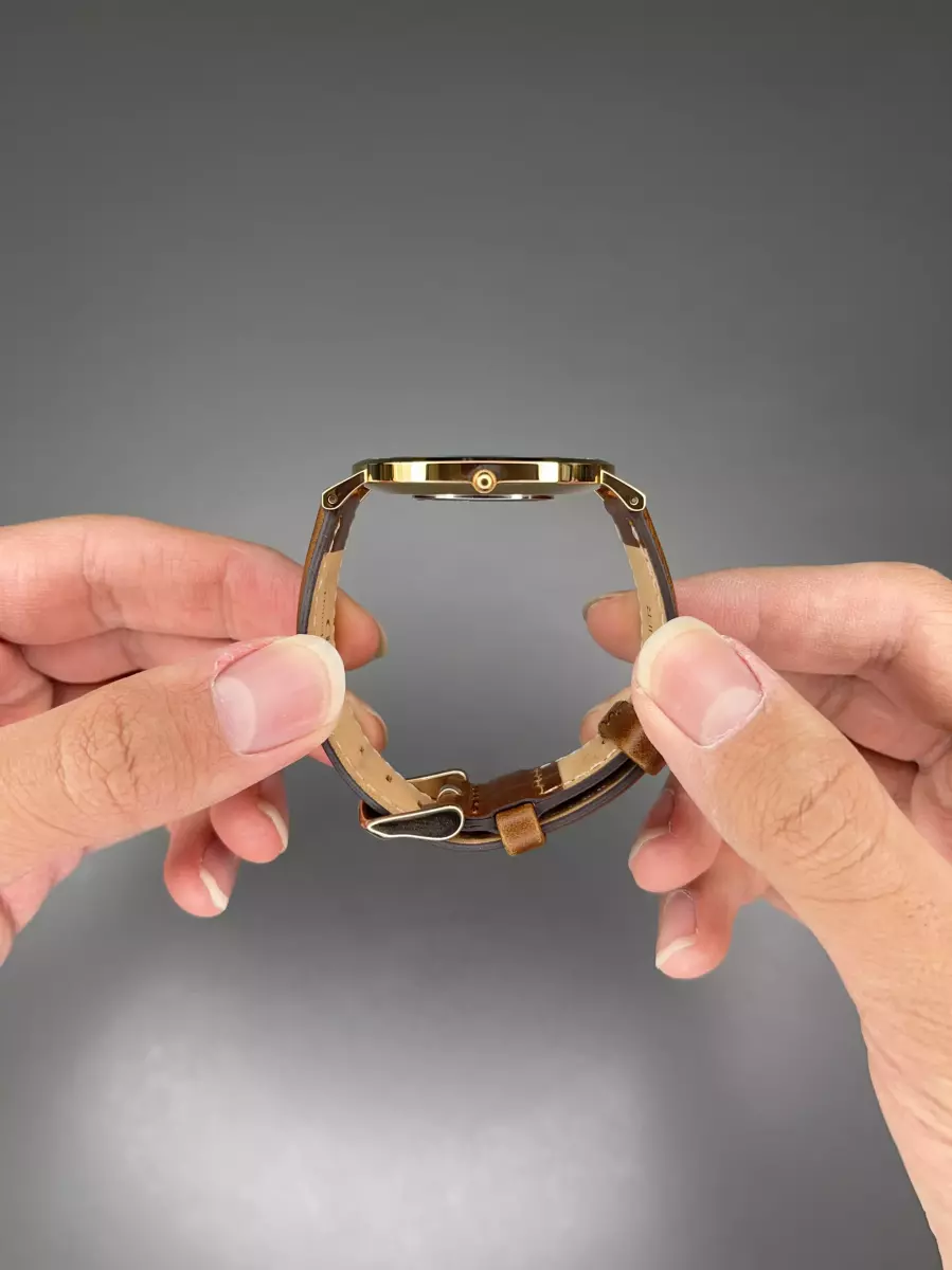 ساعت مچی دنیل ویلینگتون بند چرمی قهوه ای صفحه مشکی Daniel Wellington