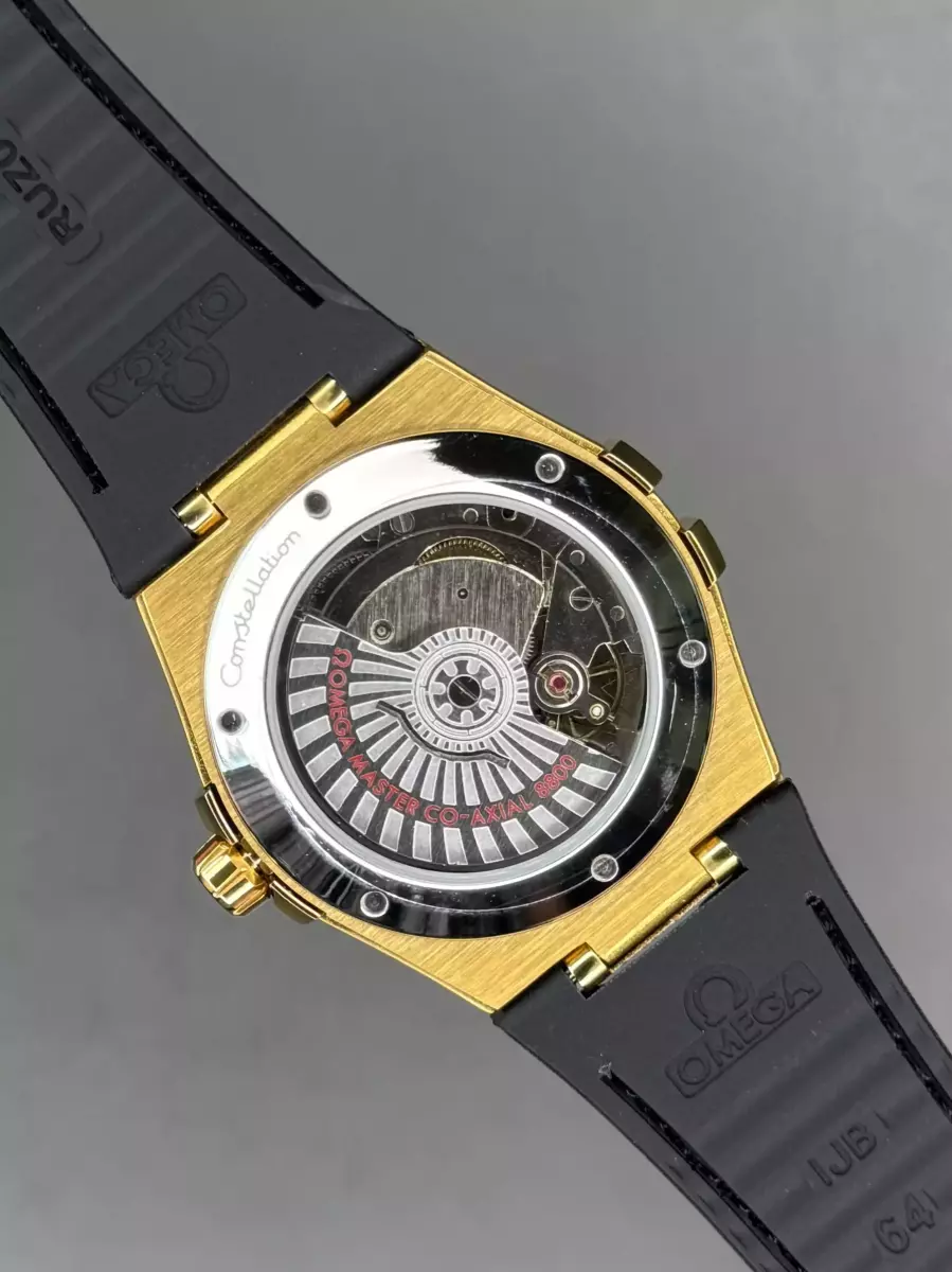 ساعت مچی امگا کانستلیشن بند مشکی قاب طلایی Omega Constellation