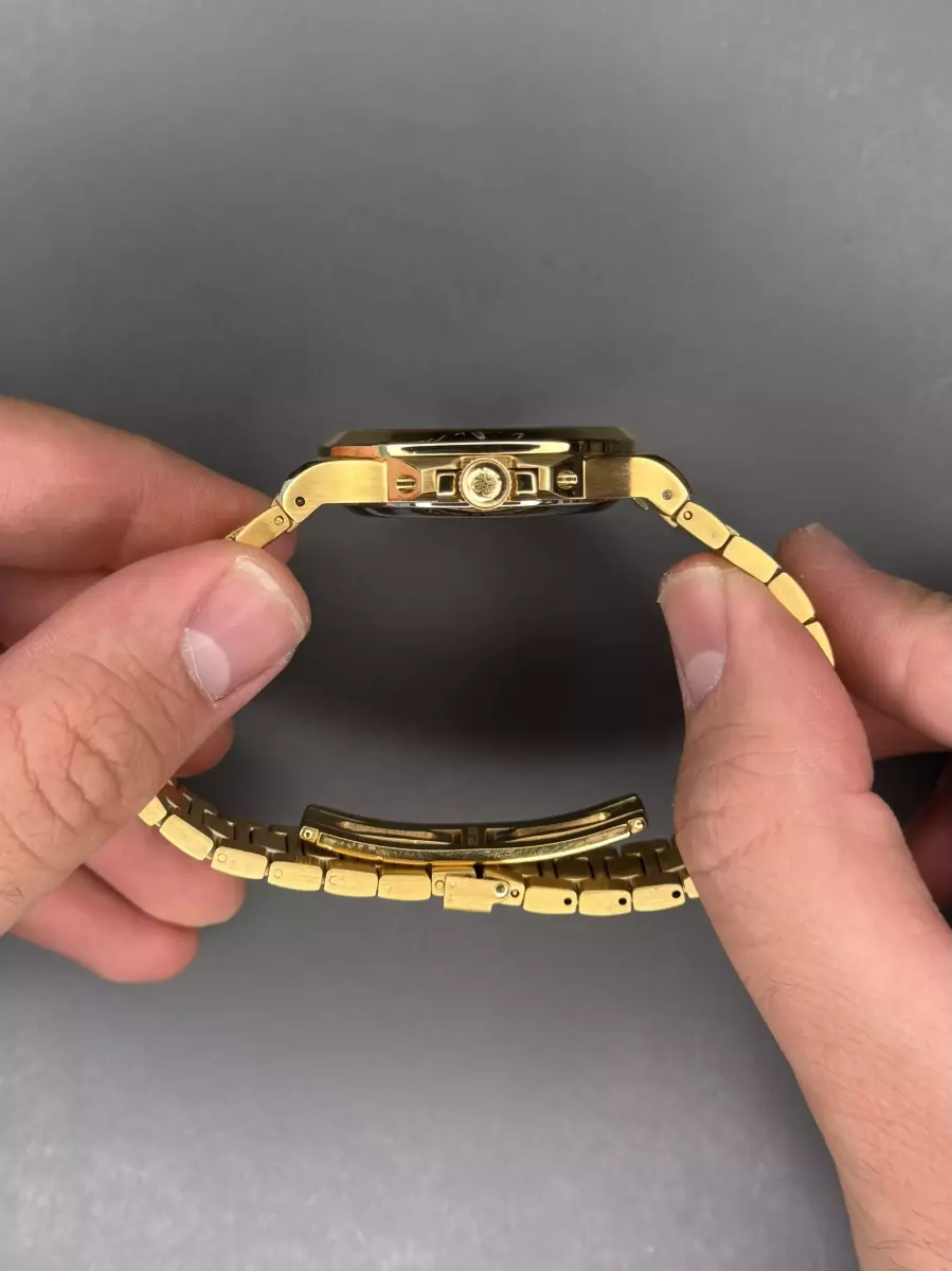 ساعت مچی پتک فیلیپ ناتیلوس صفحه سفید بند طلایی Patek  Philippe Nautilus