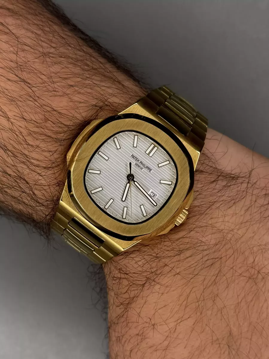 ساعت مچی پتک فیلیپ ناتیلوس صفحه سفید بند طلایی Patek  Philippe Nautilus