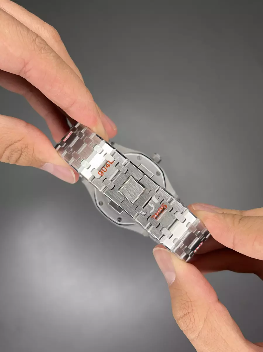 ساعت مچی اودمار پیگه اسکلتون بند سیلور Audemars Piguet