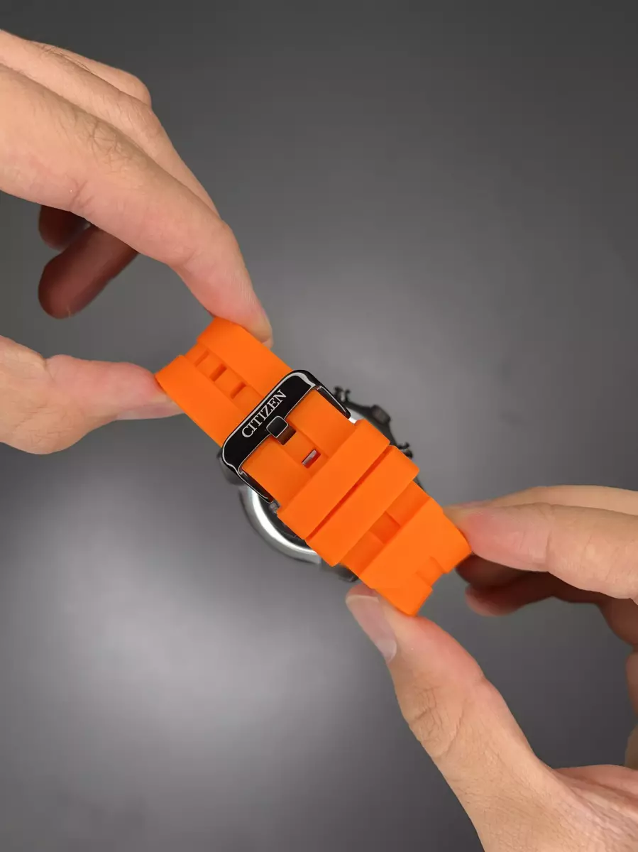 ساعت مچی سیتیزن کورنوگراف بند رابر نارنجی صفحه مشکی Citizen