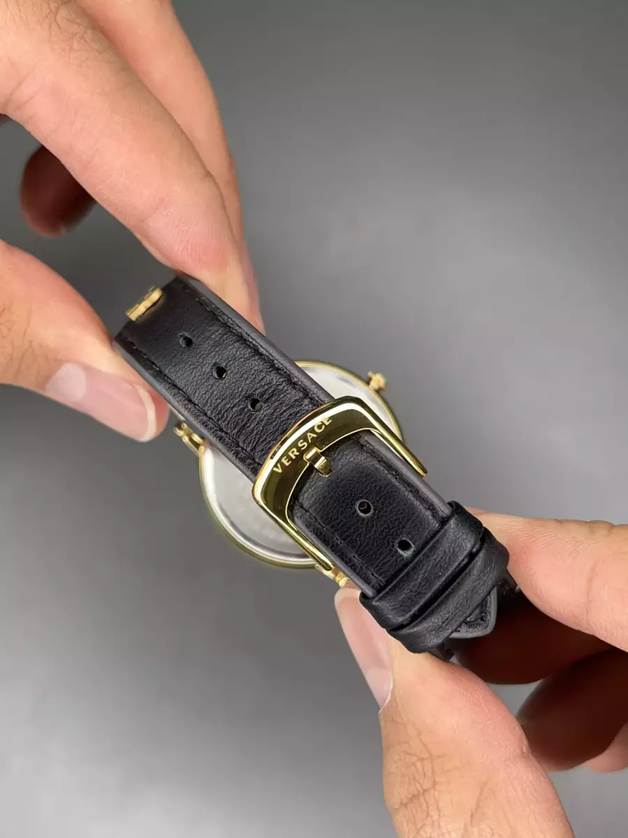 ساعت مچی ورساچه بند چرمی صفحه مشکی Versace