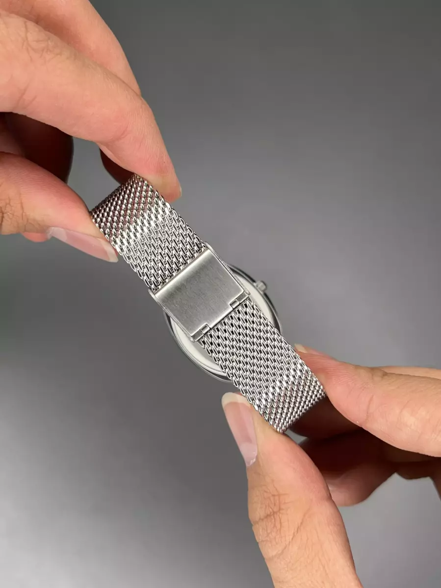 ساعت مچی رادو تخم مرغی فول دیت بند حصیری صفحه مشکی Rado