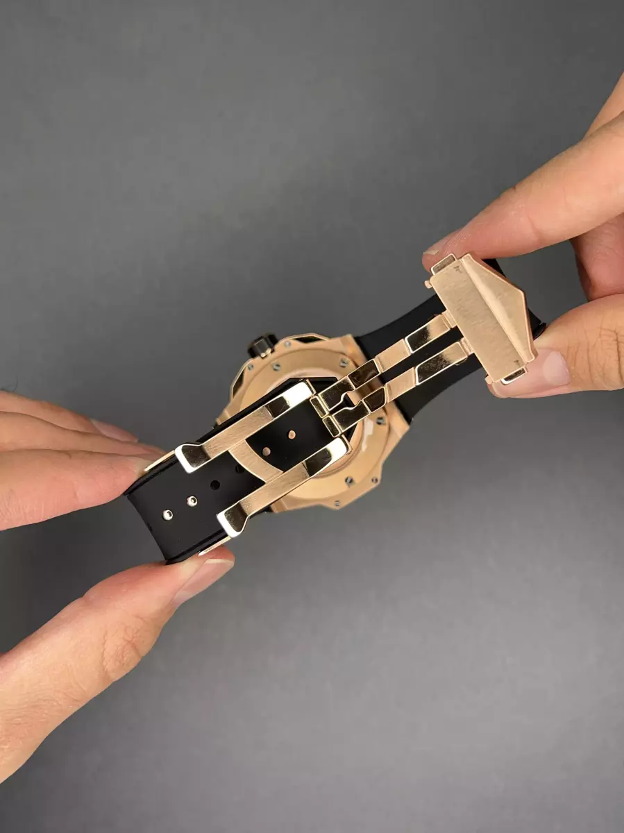 ساعت مچی اوبلو صفحه کهکشانی بند مشکی قاب رزگلد Hublot Big Bang Unico Sang Bleu ii King Rose Gold