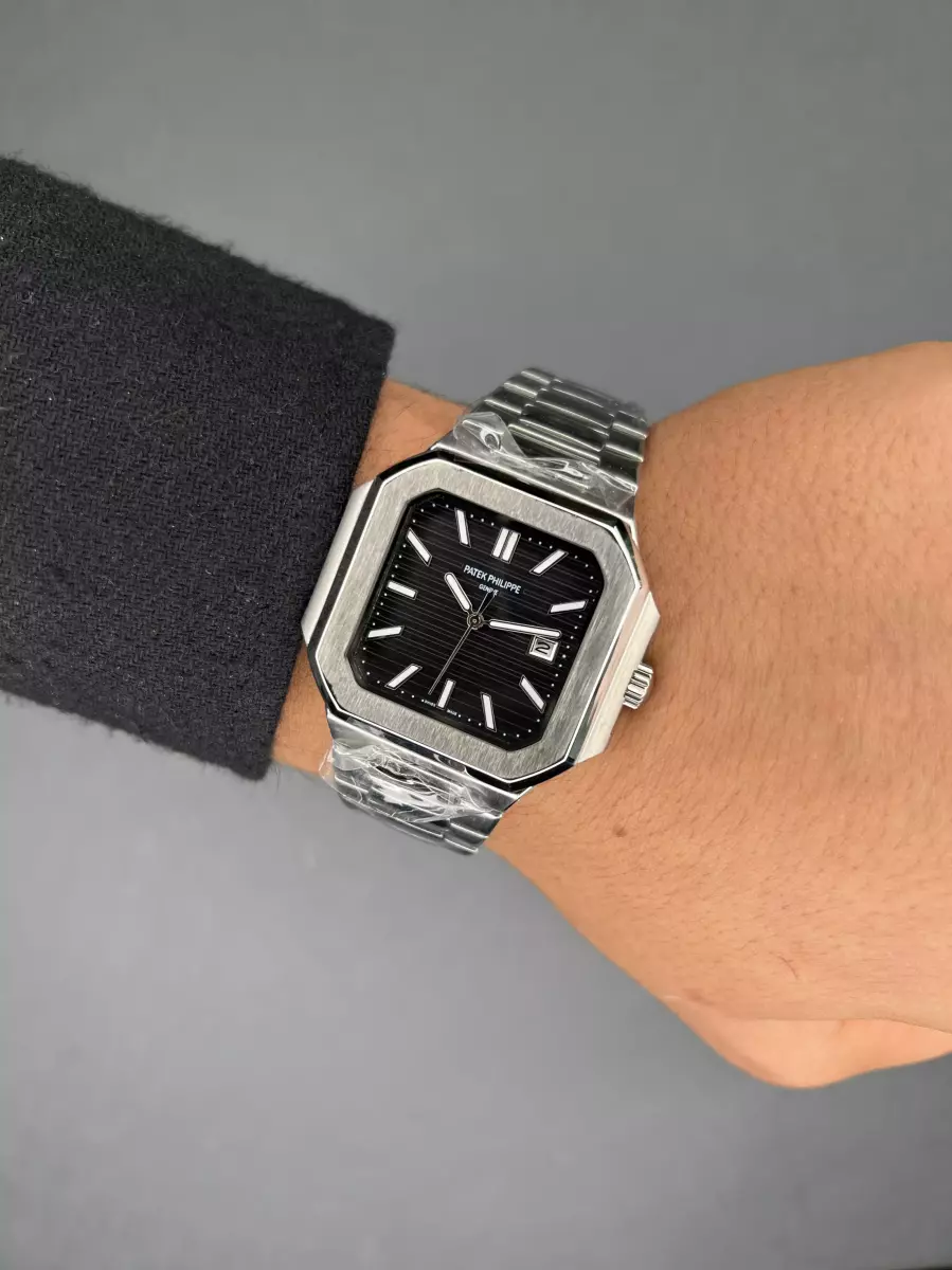 پتک فیلیپ کوبیتوس صفحه مشکی Patek Philippe Cubitus