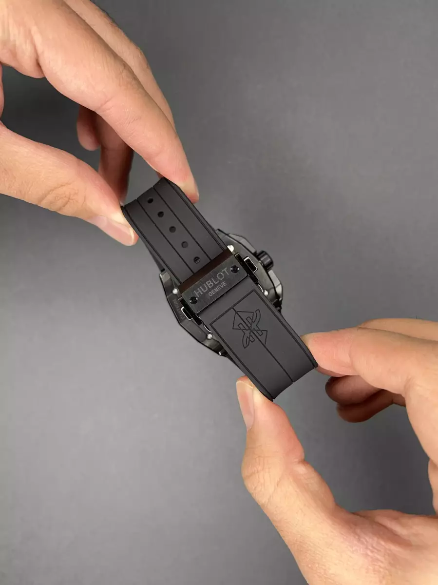 ساعت مچی اوبلو کهکشانی تمام مشکی Hublot Spirit of Big Bang Sang Bleu