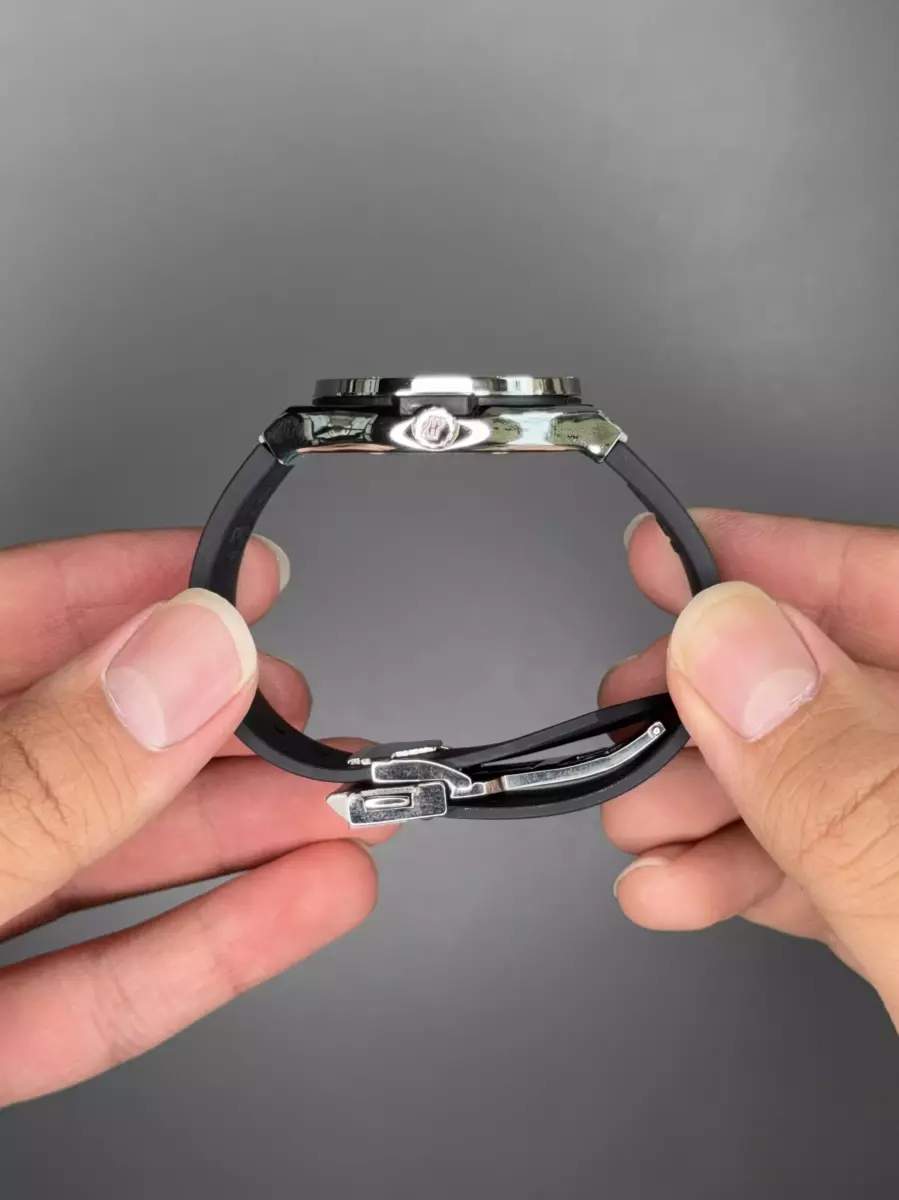 ساعت مچی اوبلو بند مشکی صفحه سفید فول نگین Hublot Classic Fusion