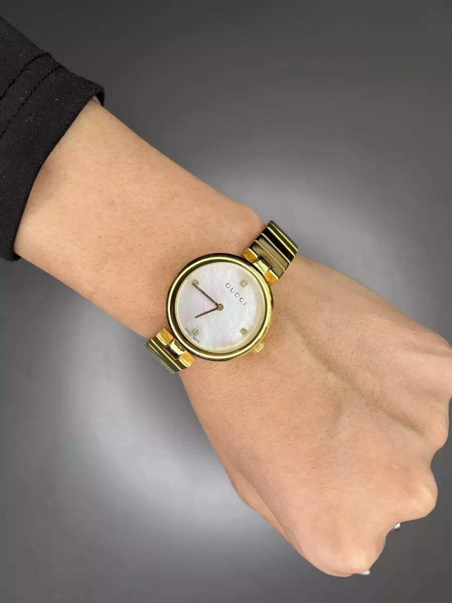 ساعت مچی گوچی صفحه صدف بند طلایی Gucci