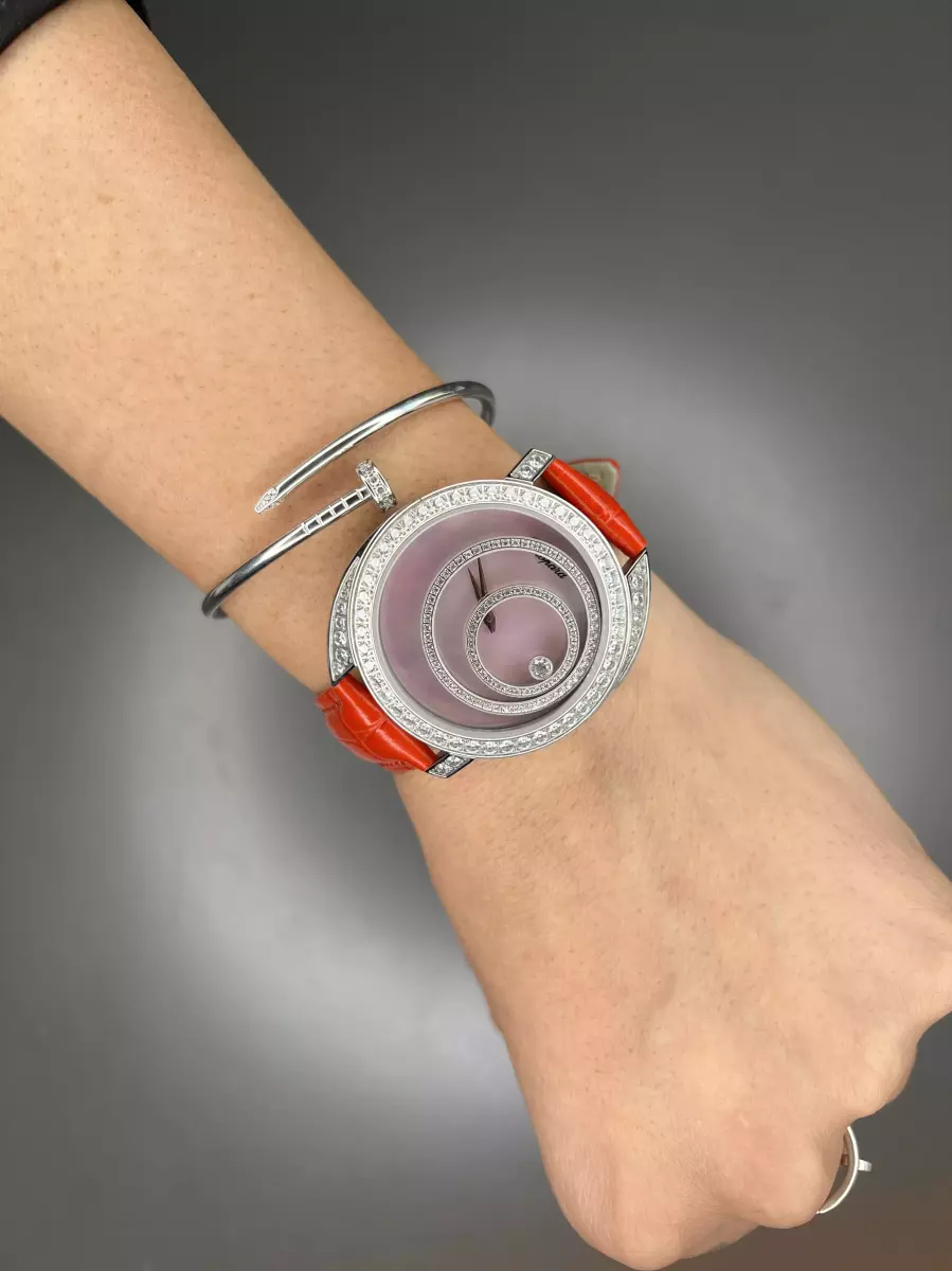 ساعت مچی شوپارد صفحه طرحدار بند چرمی قرمز Chopard