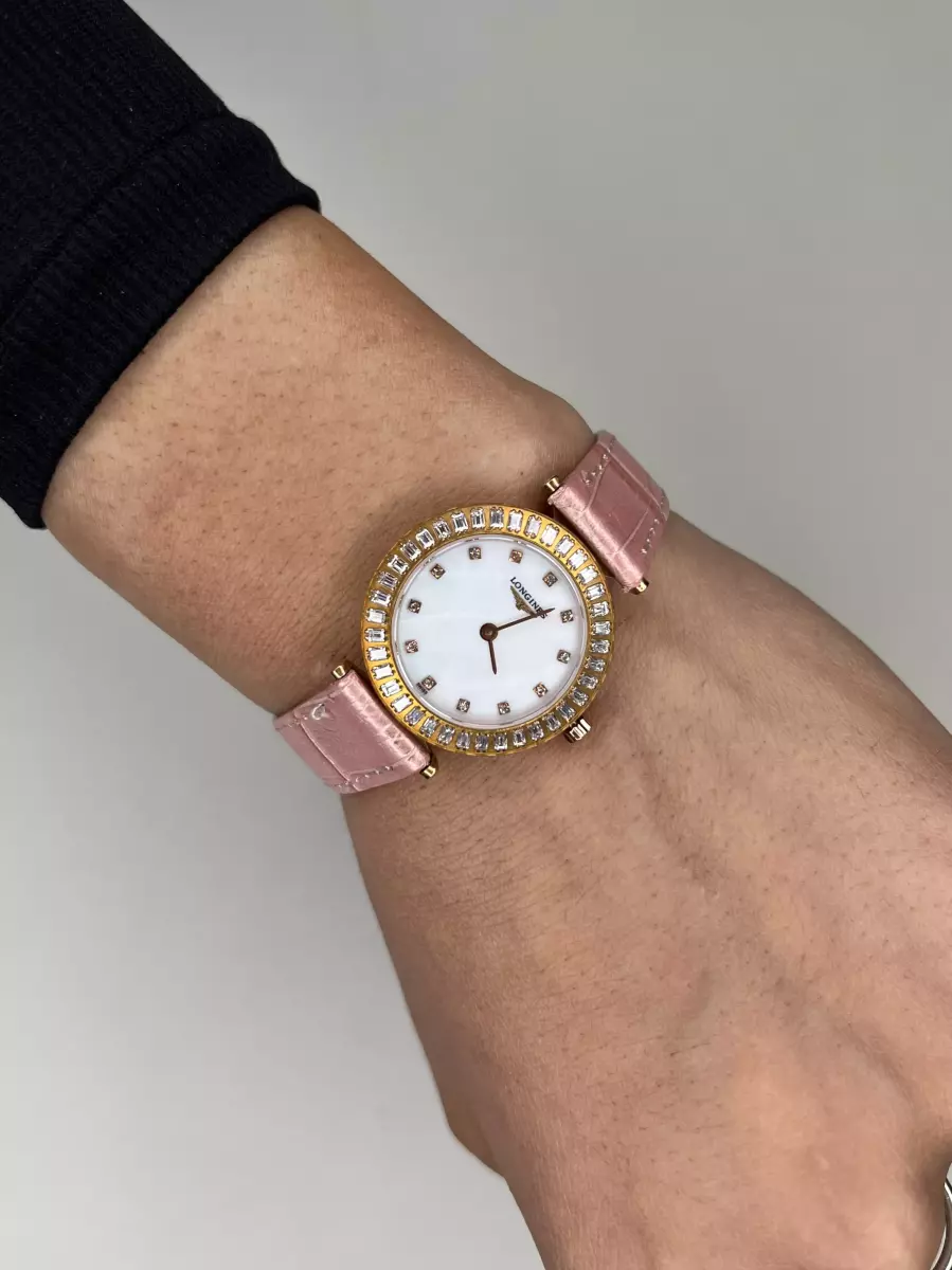 ساعت مچی لونژین بند صورتی قاب نگین دار Longines