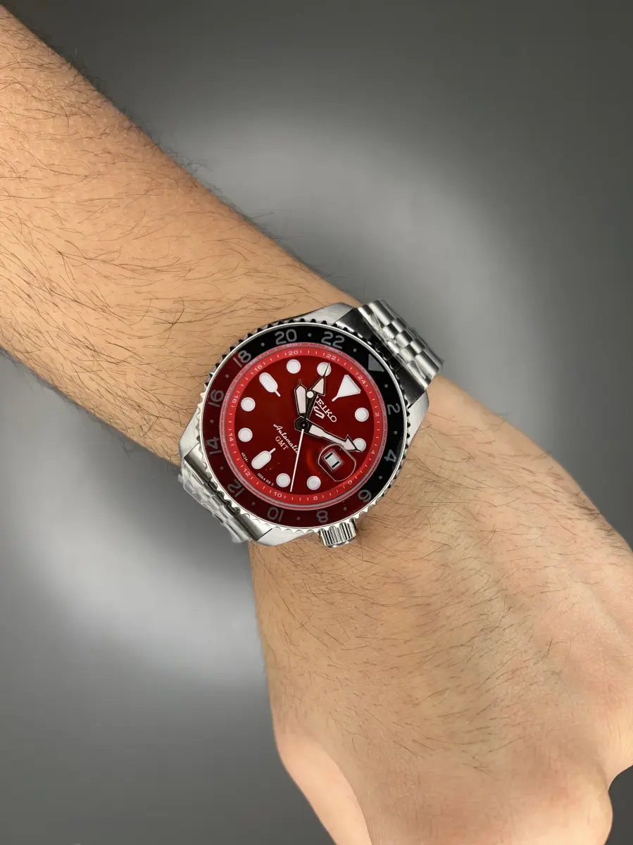 ساعت مچی سیکو 5 بند سیلور صفحه قرمز Seiko 5 GMT