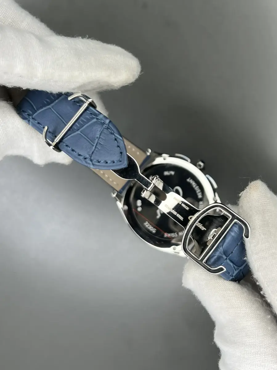 ساعت مچی کارتیه کورنوگراف قاب سیلور صفحه آبی Cartier