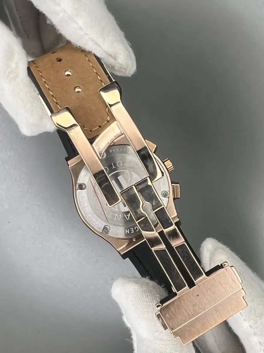 ساعت مچی هابلوت کلاسیک فیوژن کورنوگراف بند شتری مردانه Hublot Classic Fusion