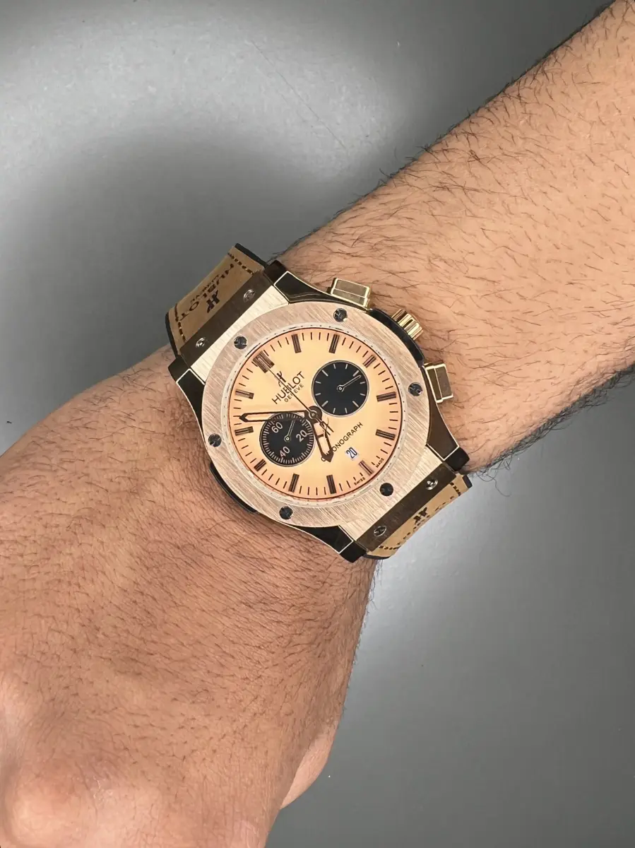 ساعت مچی هابلوت کلاسیک فیوژن کورنوگراف بند شتری مردانه Hublot Classic Fusion