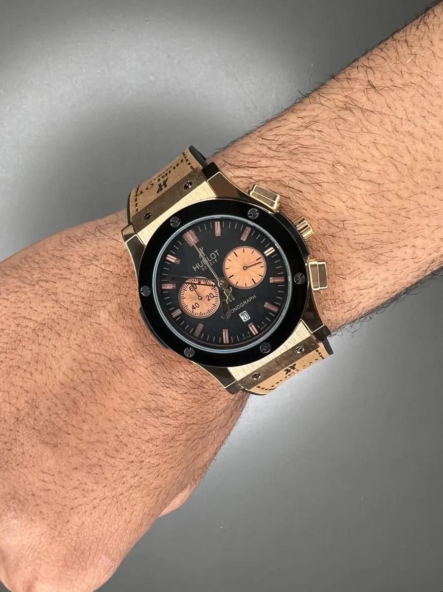 ساعت مچی هابلوت کلاسیک فیوژن کورنوگراف صفحه مشکی بند شتری مردانه Hublot Classic Fusion