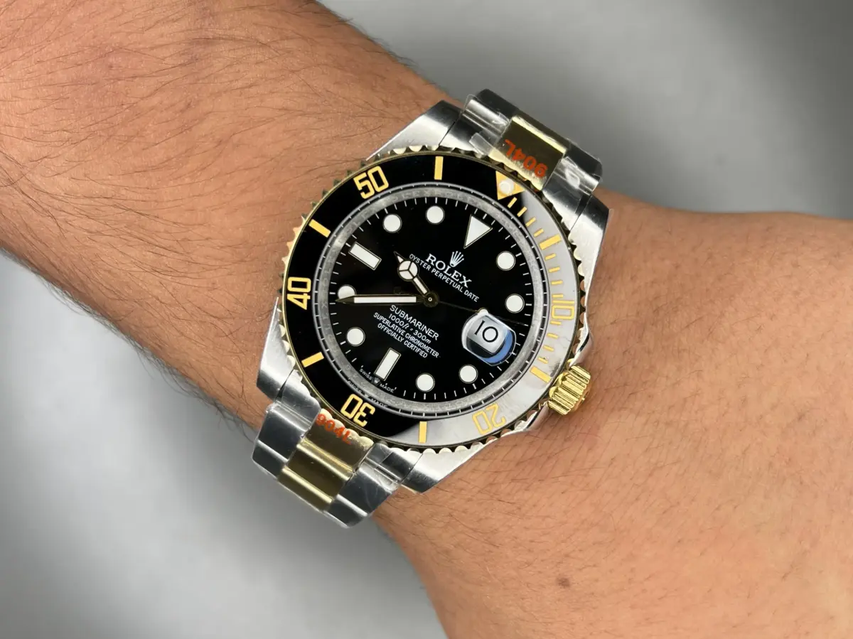ساعت مچی رولکس سابمارینر سوئیسی سیلورطلایی صفحه مشکی Rolex Submariner