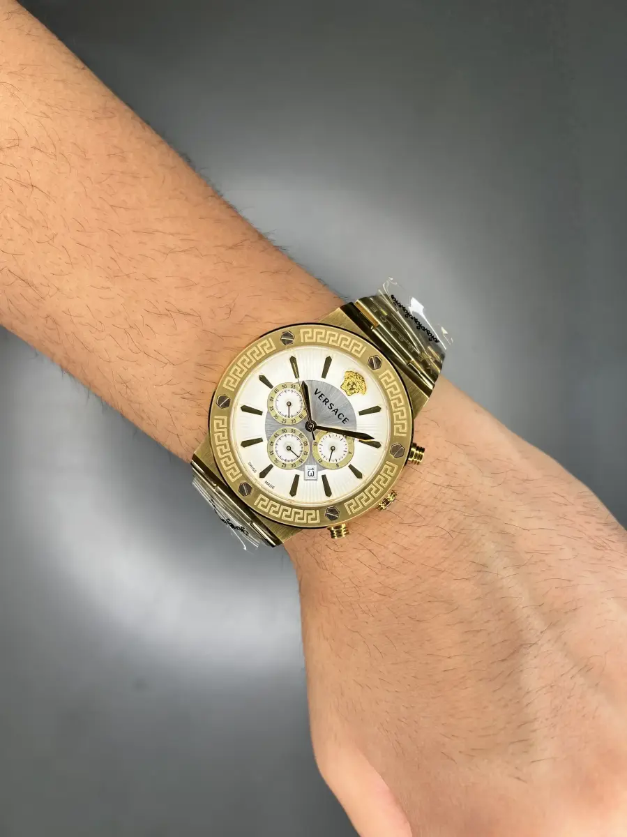 ساعت مچی ورساچه کرونوگراف بند طلایی صفحه سفید Versace