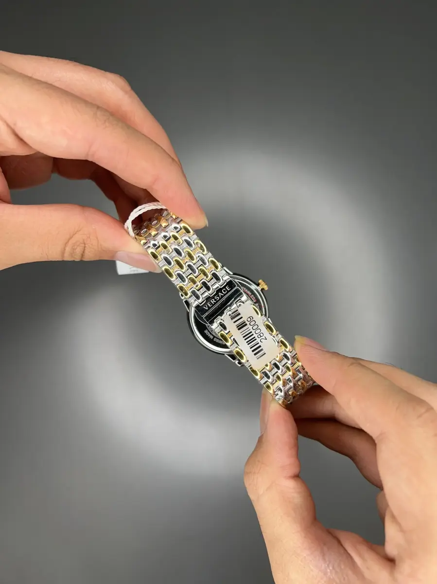ساعت مچی ورساچه طرحدار بند سیلورطلایی صفحه سبز Versace