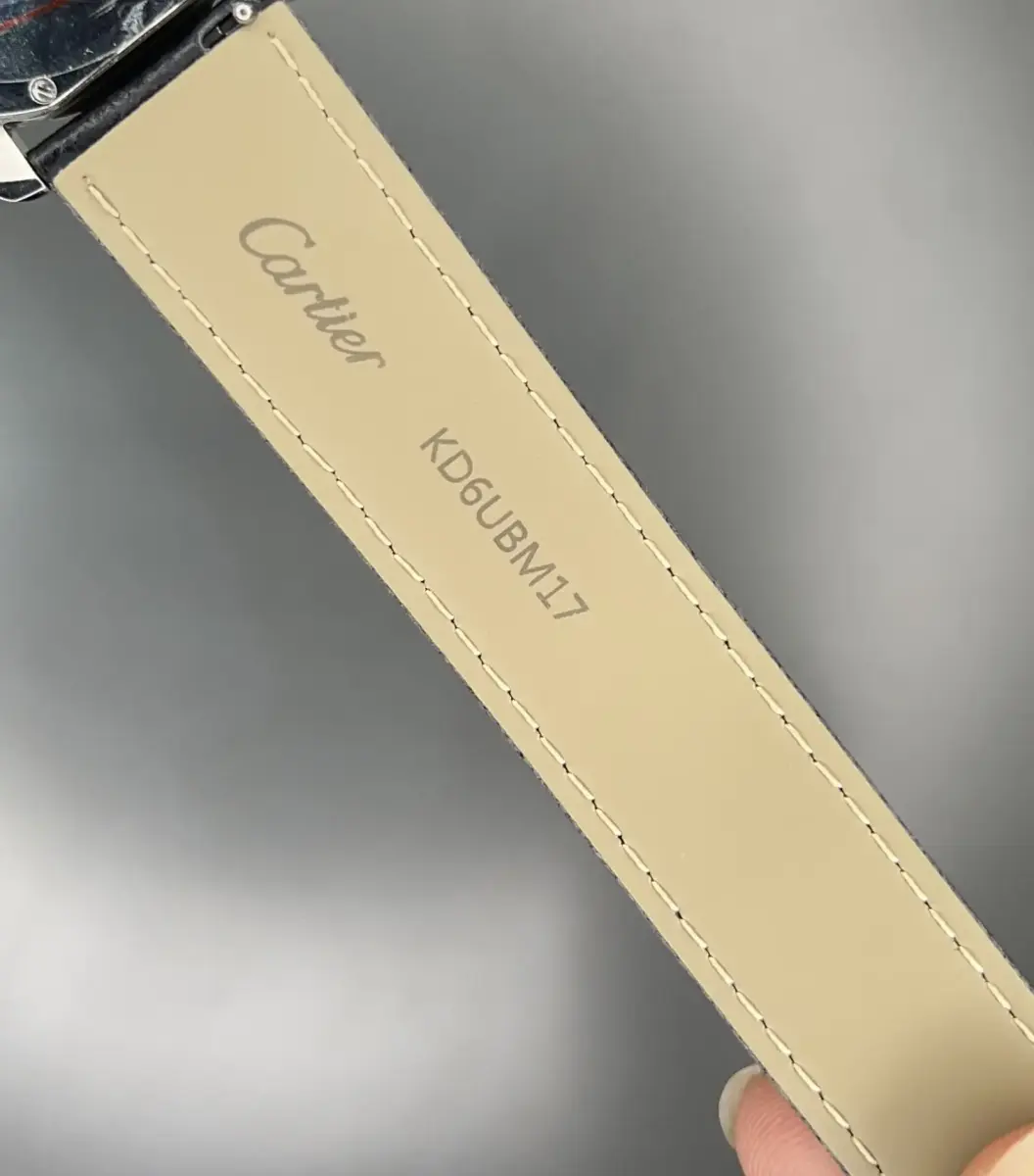 ساعت مچی کارتیه صفحه سفید قاب سیلور Cartier