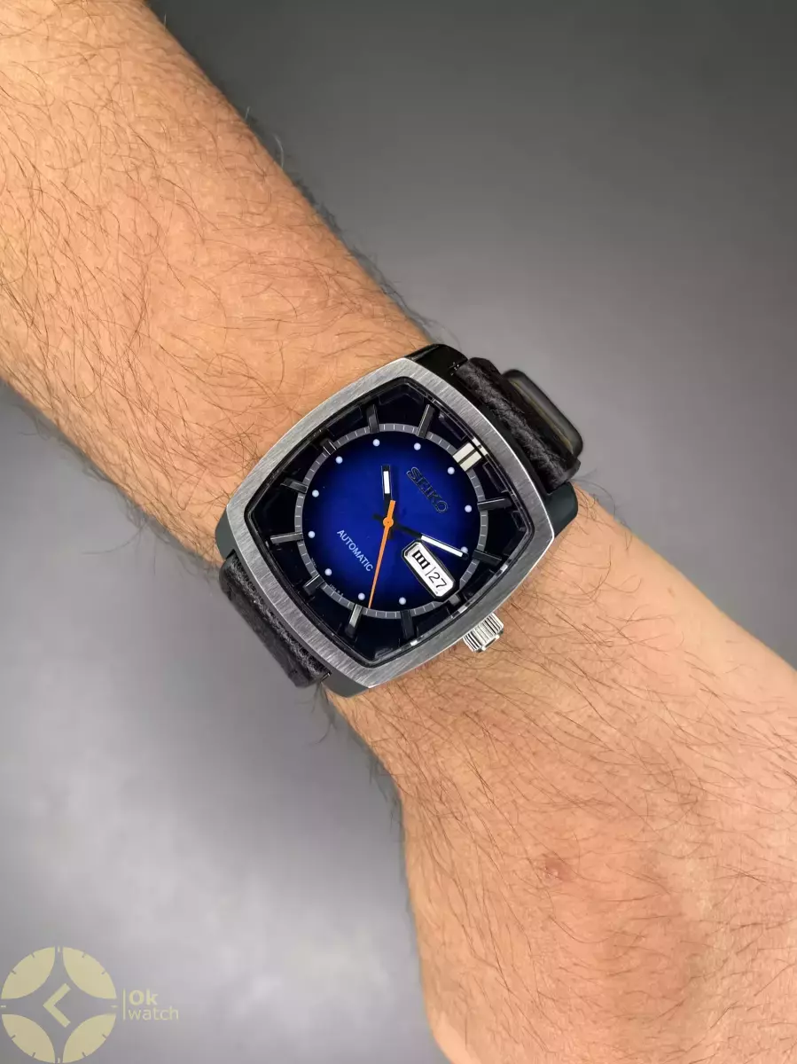 ساعت مچی سیکو دو تقویم بند چرمی صفحه آبی Seiko