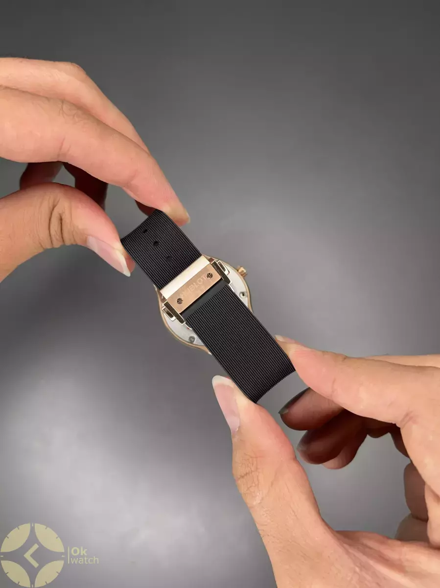 ساعت مچی اوبلو بند مشکی قاب رزگلد فول نگین Hublot Classic Fusion