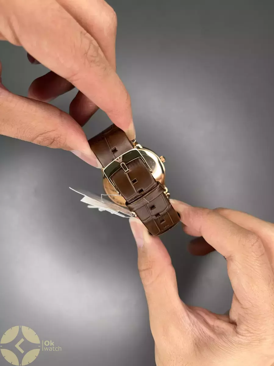 ساعت مچی امپریو آرمانی بند چرمی قهوه ای صفحه سفید Emporio Armani