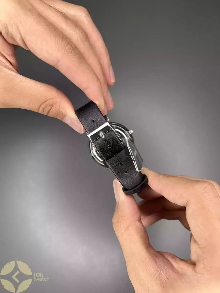 ساعت مچی امپریو آرمانی زیر ثانیه بند چرمی صفحه مشکی Emporio Armani