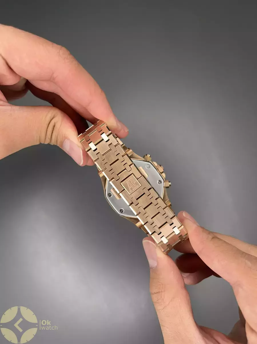 ساعت مچی اودمار پیگه کورنوگراف دور نگین رزگلد صفحه سفید Audemars Piguet