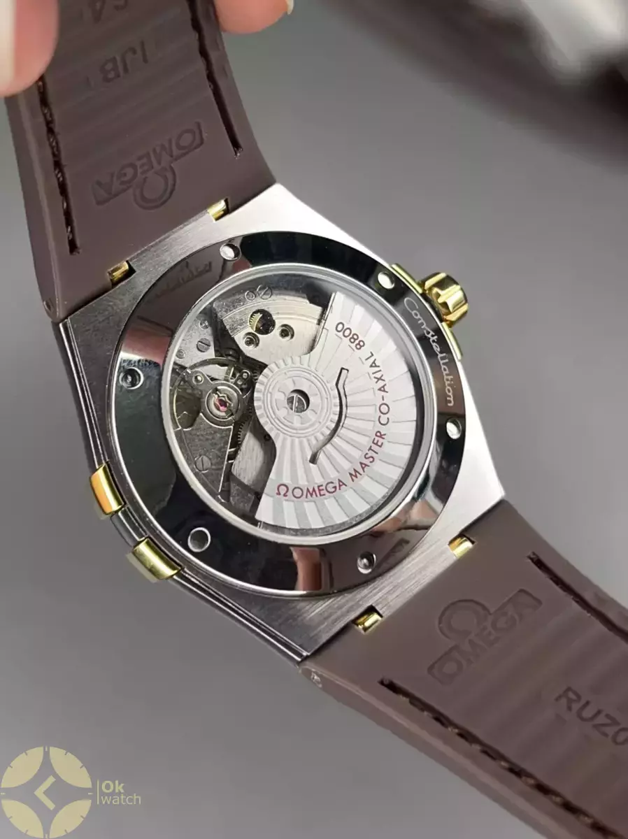 ساعت مچی امگا کانستلیشن بند قهوه ای صفحه سفید Omega Constellation