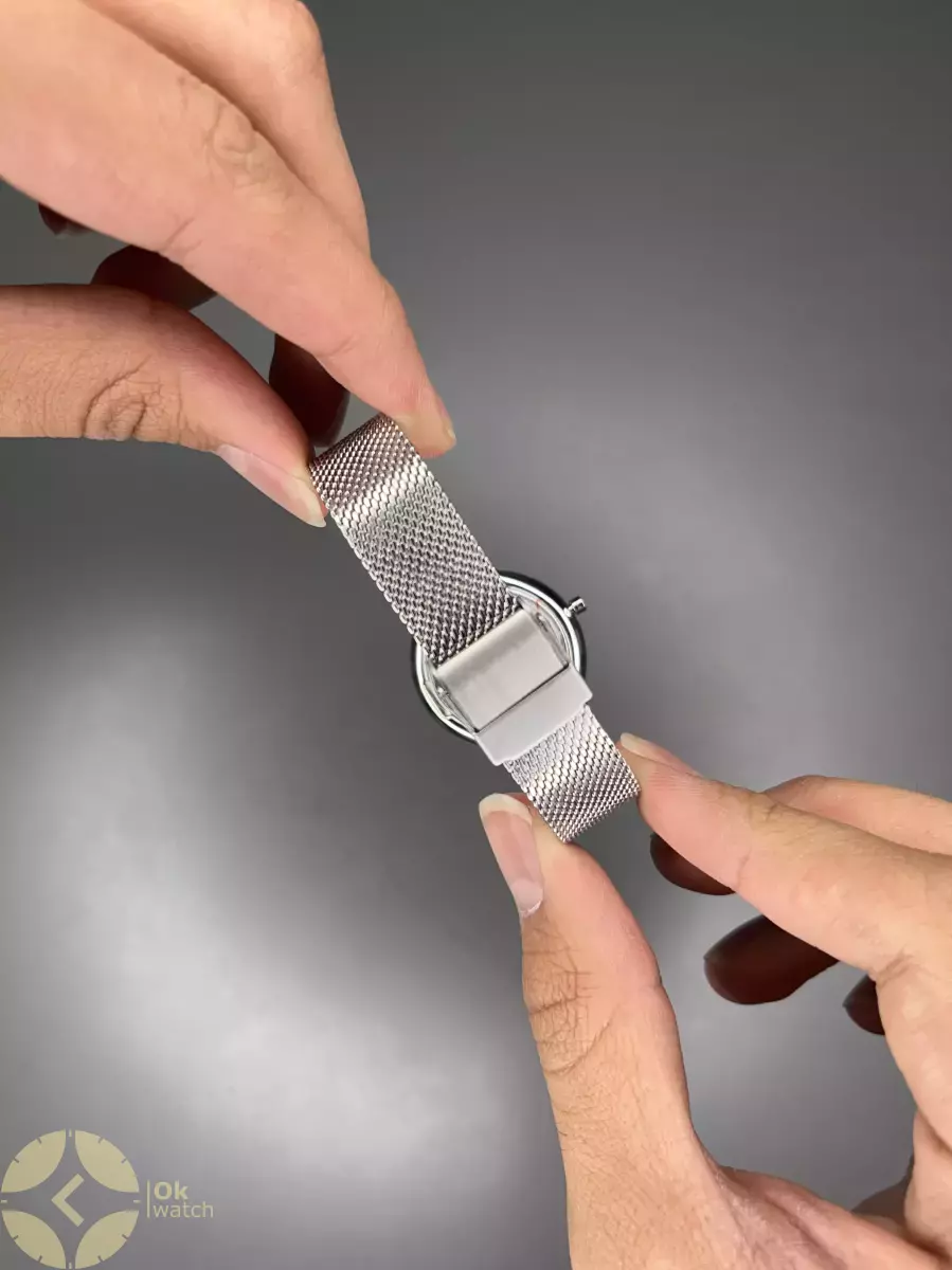 ساعت مچی برینگ بند حصیری بند سیلور صفحه مشکی Bering