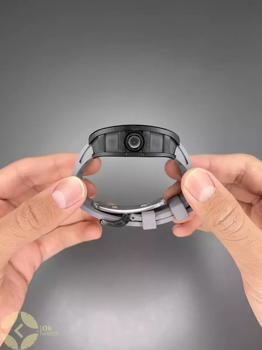 ساعت مچی ریچارد میل صفحه اسکلتون قاب کربن بند رابر طوسی Richard Mille