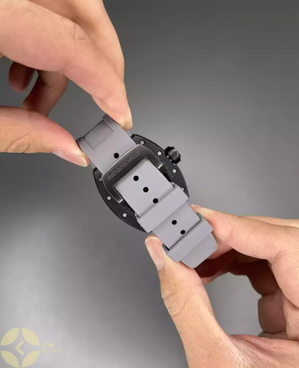 ساعت مچی ریچارد میل صفحه اسکلتون قاب کربن بند رابر طوسی Richard Mille