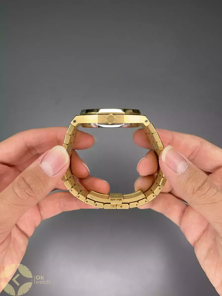 ساعت مچی اودمار پیگه اسکلتون بند طلایی صفحه سفید Audemars Piguet
