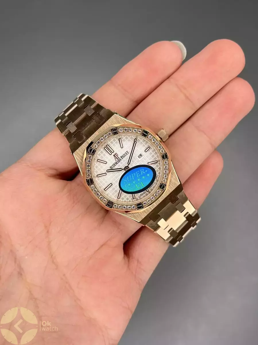 ساعت مچی اودمار پیگه بند رزگلد قاب نگین دار Audemars Piguet