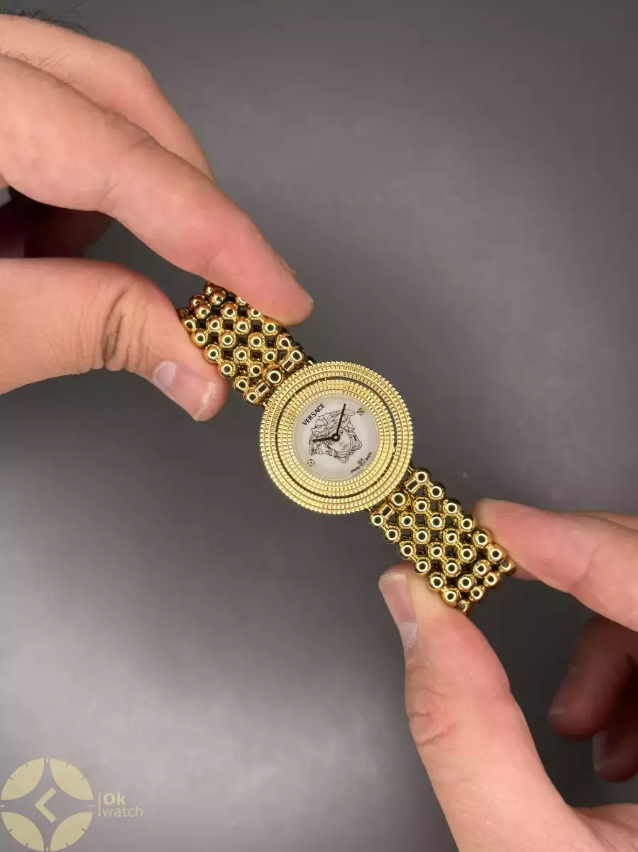 ساعت مچی ورساچه قاب چرخشی طلایی صفحه سفید Versace