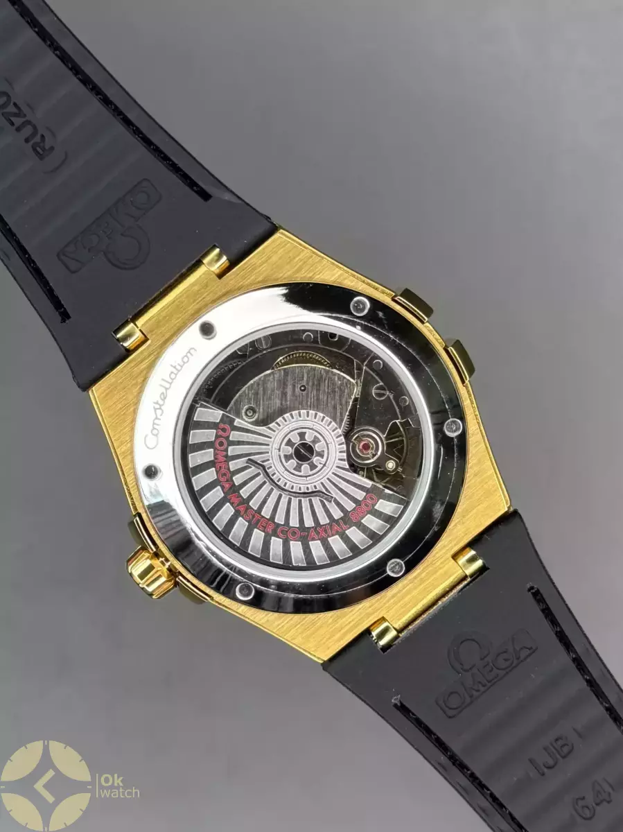 ساعت مچی امگا کانستلیشن بند مشکی قاب طلایی Omega Constellation