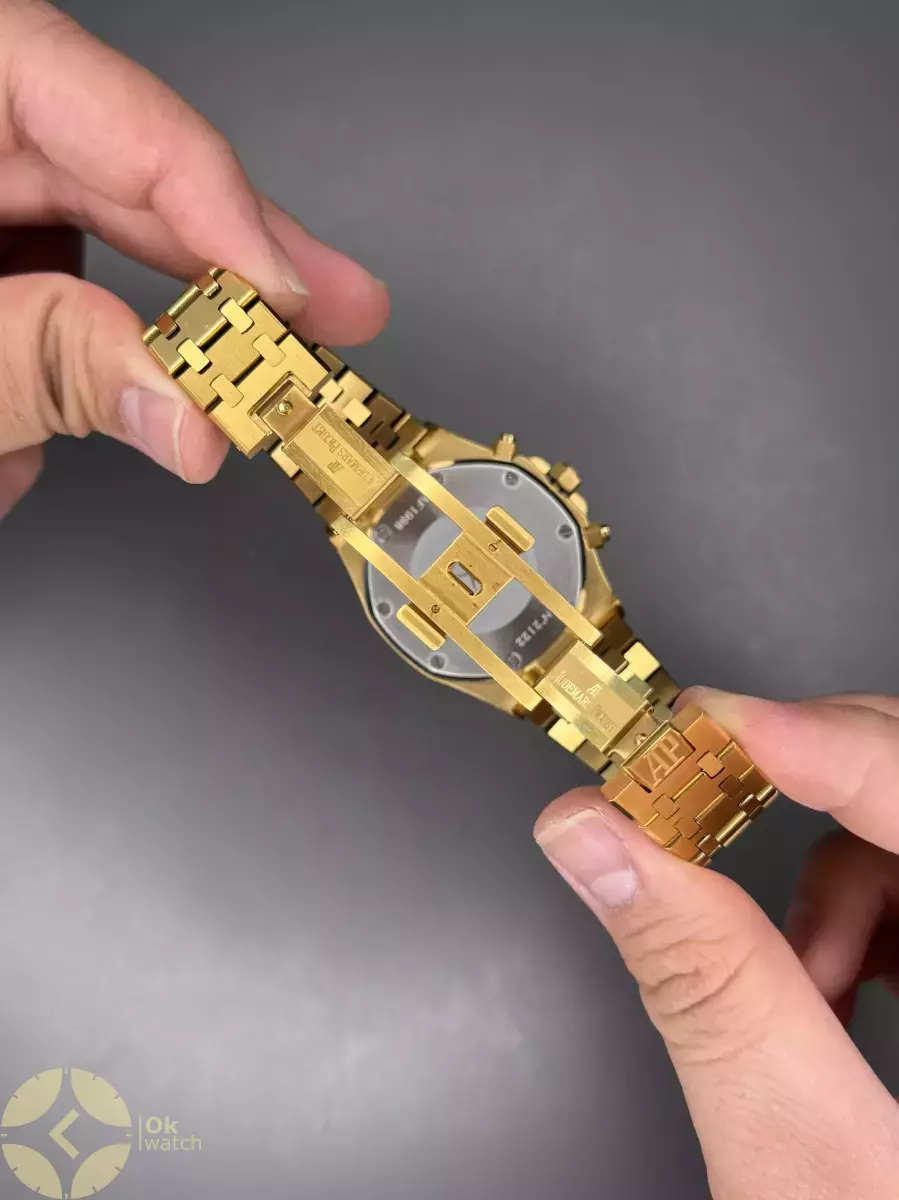 ساعت مچی اودمار پیگه کورنوگراف بند طلایی صفحه سفید Audemars Piguet