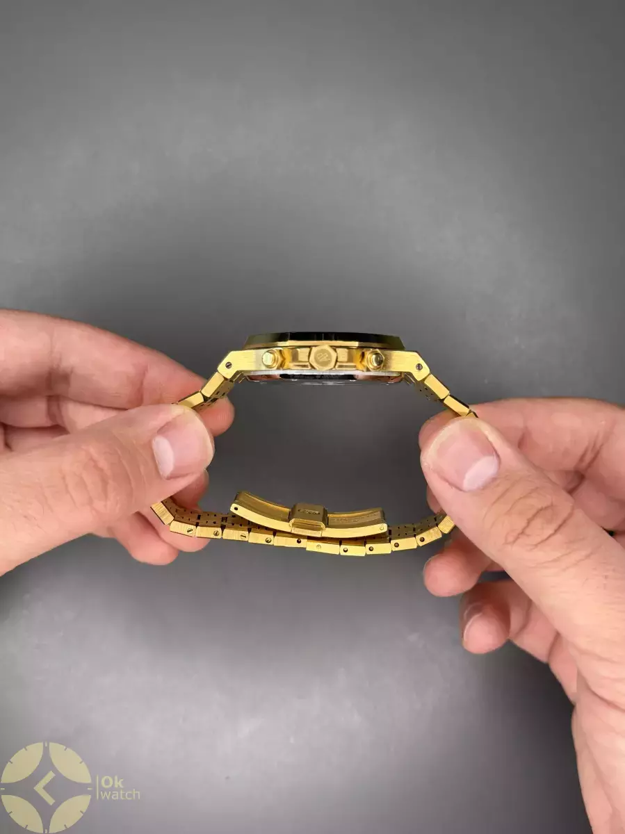 ساعت مچی اودمار پیگه کورنوگراف بند طلایی صفحه سفید Audemars Piguet
