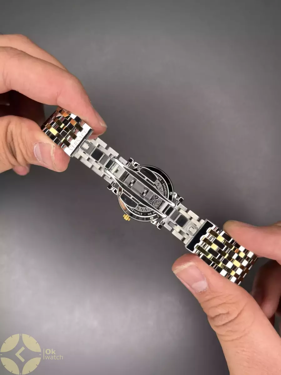 ساعت مچی ورساچه دورحکاکی بند سیلورطلایی صفحه سبز Versace