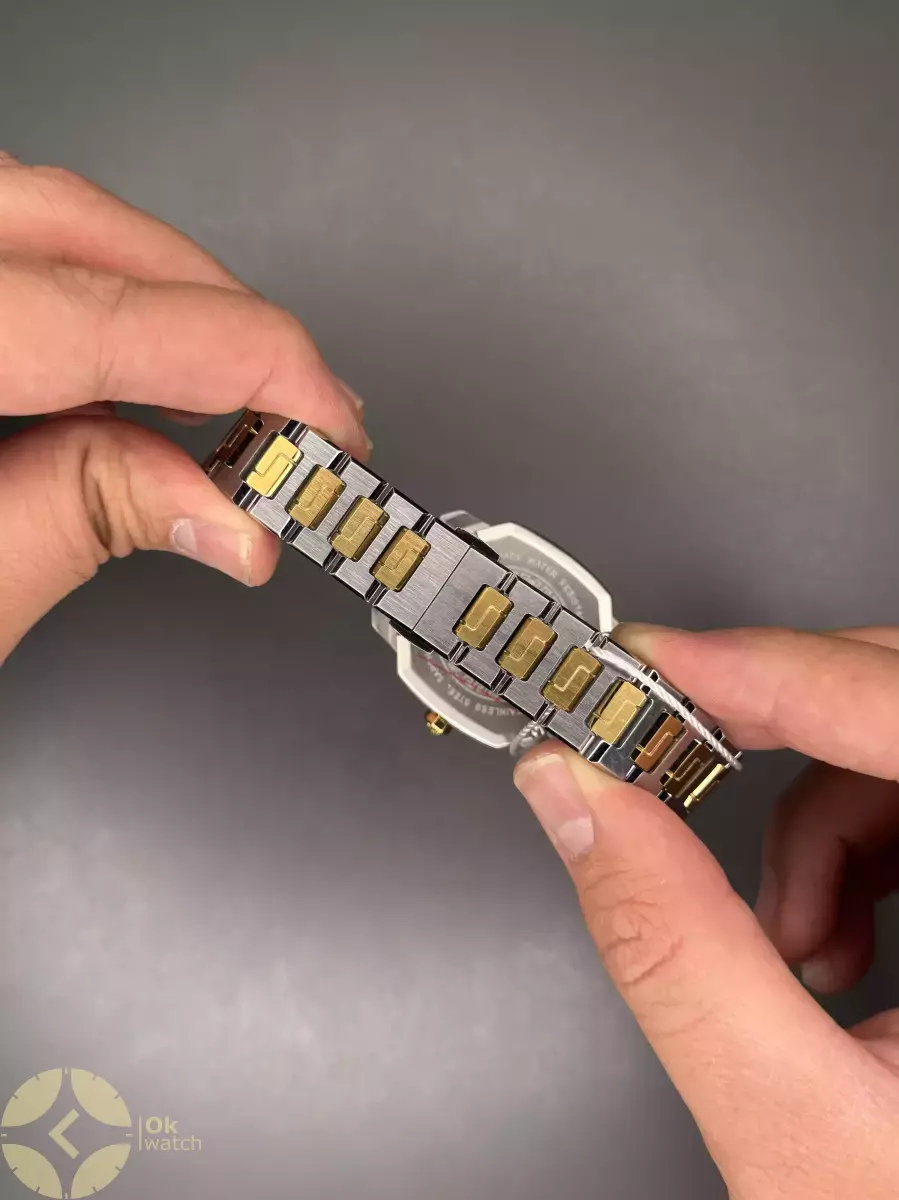 ساعت مچی ورساچه سیلور طلایی صفحه سفید Versace Dylos