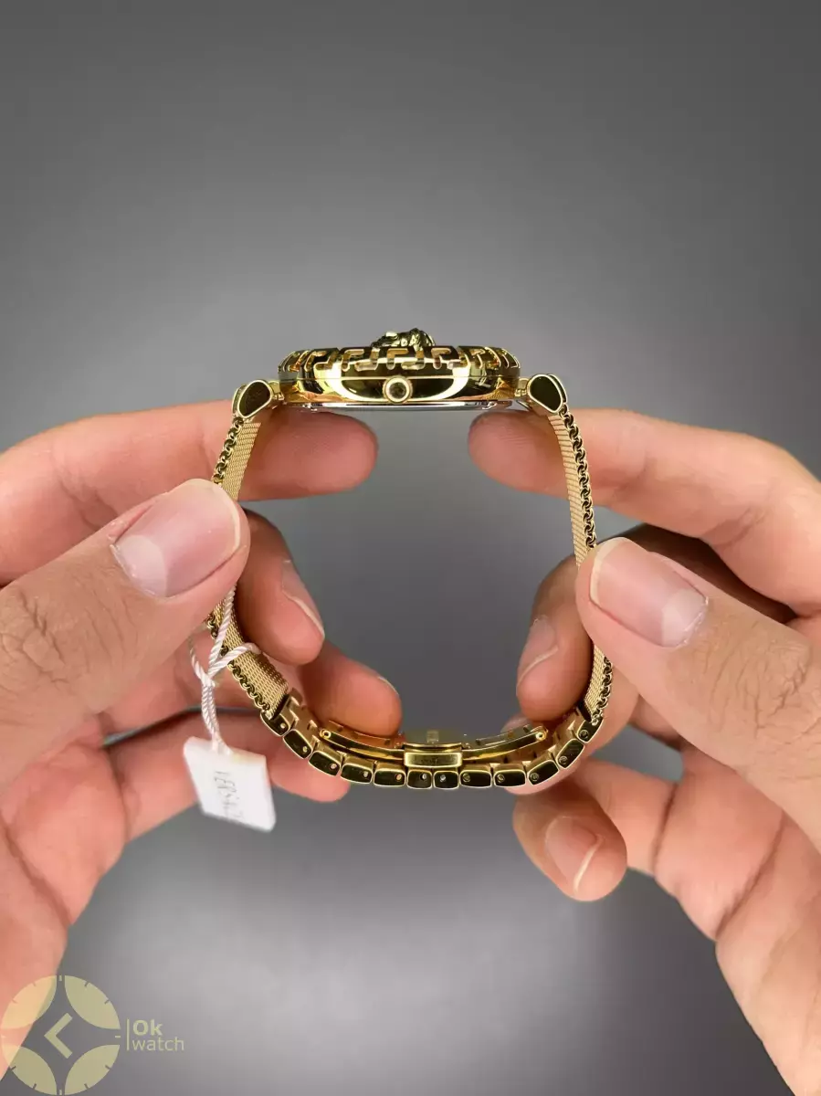 ساعت مچی ورساچه بند حصیری طلایی صفحه سفید Versace