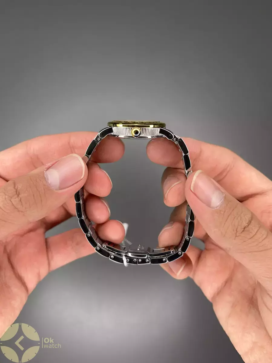 ساعت مچی ورساچه دورحکاکی بند سیلورطلایی صفحه آبی Versace
