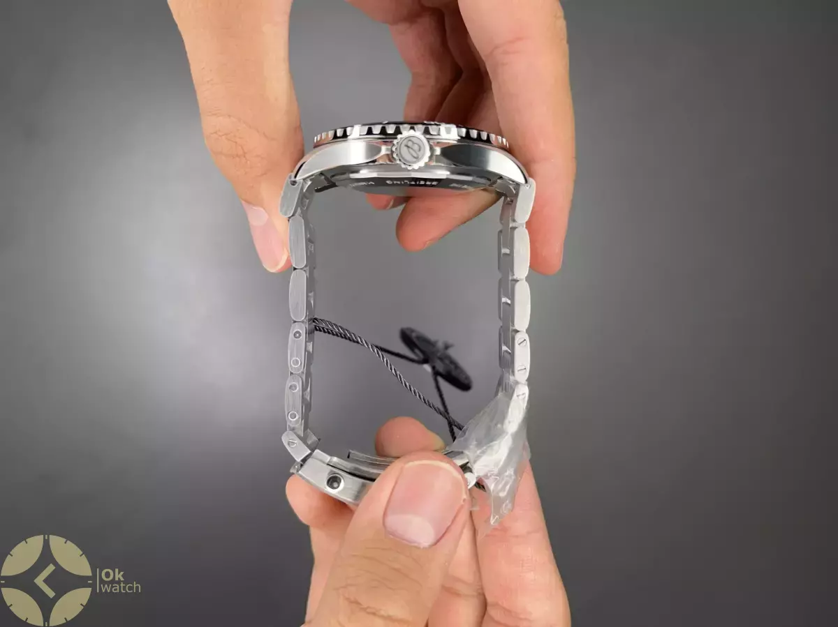 ساعت مچی برایتلینگ اتوماتیک سوپراوشین سیلور صفحه سفید Breitling Superocean