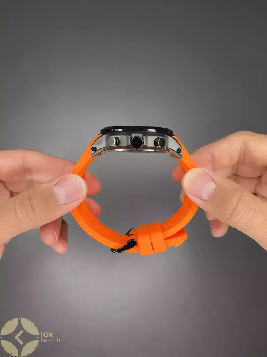 ساعت مچی سیتیزن کورنوگراف بند رابر نارنجی صفحه مشکی Citizen